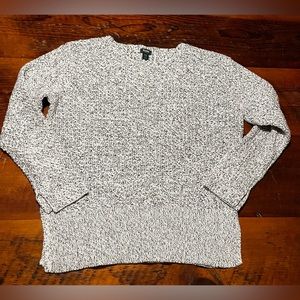 Roots snowy fox sweater size medium